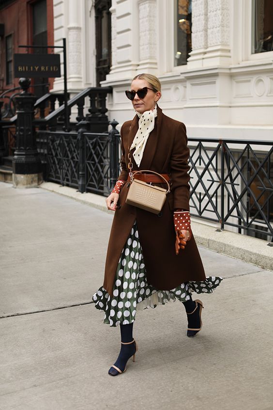 Stílusiskola: így viselj pöttyös ruhadarabokat - DIVAT&STÍLUS - Stílusiskola - divat, outfit, pöttyös, stílus, 