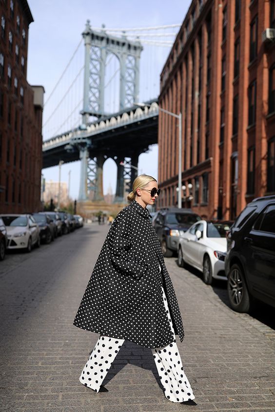 Stílusiskola: így viselj pöttyös ruhadarabokat - DIVAT&STÍLUS - Stílusiskola - divat, outfit, pöttyös, stílus, 