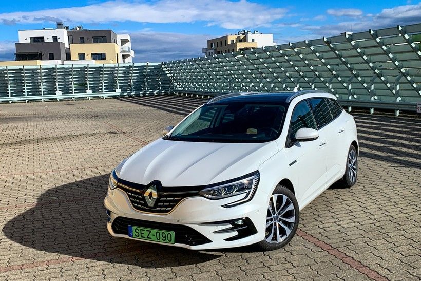 Aki kimarad, az lemarad – Renault Megane Grandtour e-Tech Plug-in hybrid - STYLENEWS - Mobility - megane phev teszt, megane plug-in hybrid teszt, megane teszt, renault megane grandtour etech plug-in hybrid teszt, renault phev eTech, 