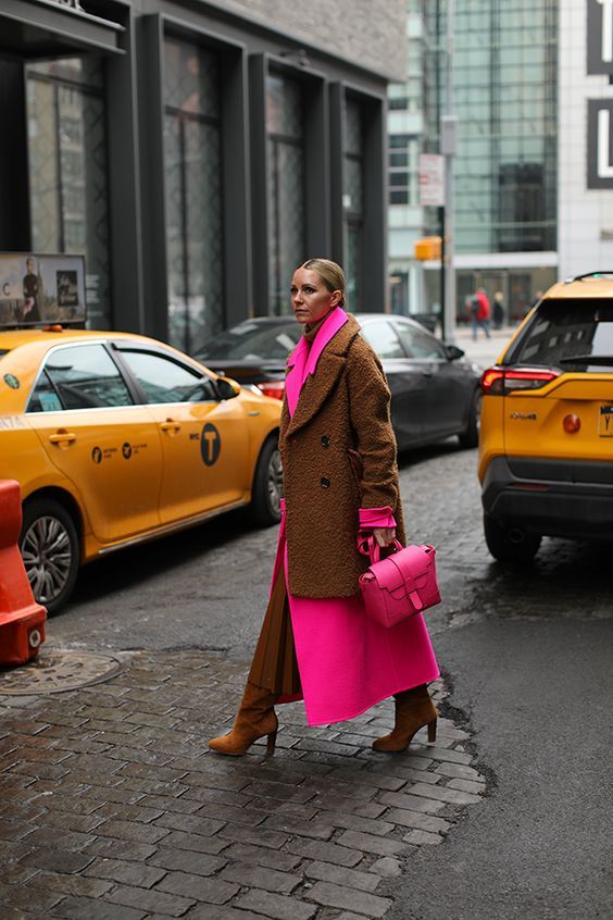 Stílusiskola: rózsaszín és barna, a mesés tavaszi színkombináció - DIVAT&STÍLUS - Stílusiskola - barna, divat, outfit, rózsaszín, stílus, tavasz, 