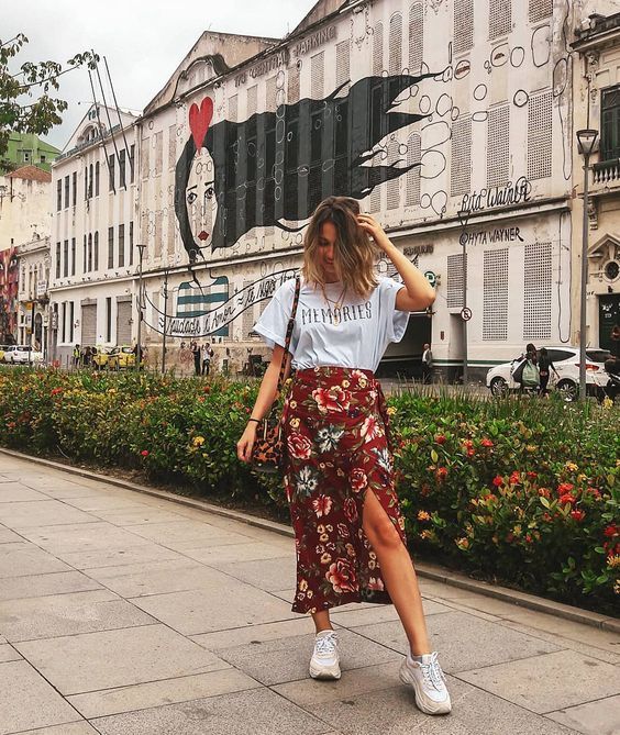 Stílusiskola: így viselj tavasszal sportcipőket szoknyákkal - DIVAT&STÍLUS - Stílusiskola - divat, outfit, sportcipő, stílus, 