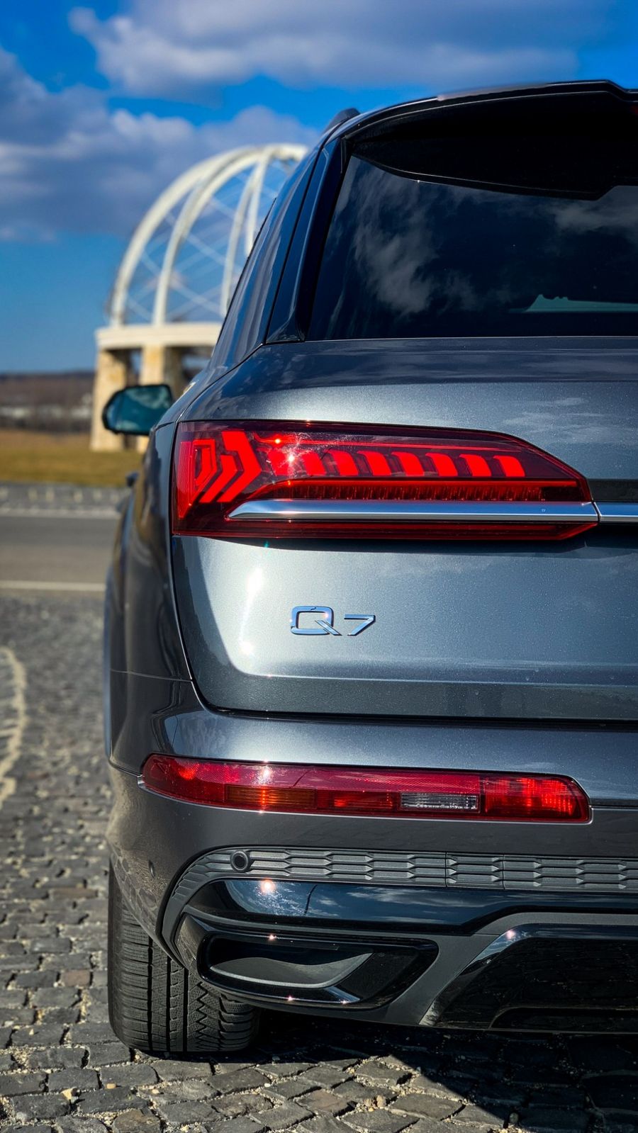 A luxus (elektromos)szekrény - Q7 S line 60 TFSIe quattro tiptronic - STYLENEWS - Mobility - audi q7 60tfsi teszt, audi q7 PHEV teszt, audi q7 plug-in hybrid teszt, q7 audi 2020, 