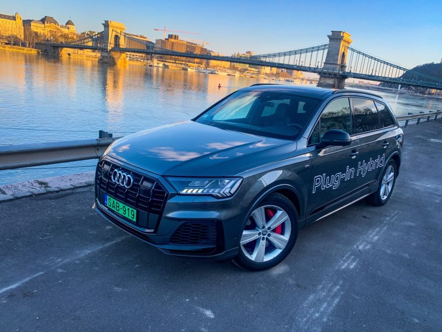 A luxus (elektromos)szekrény - Q7 S line 60 TFSIe quattro tiptronic - STYLENEWS - Mobility - audi q7 60tfsi teszt, audi q7 PHEV teszt, audi q7 plug-in hybrid teszt, q7 audi 2020, 
