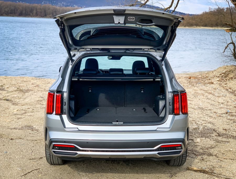 A KIA megérkezett, majd le is hagyott mindenkit – KIA Sorento 230 Hybrid - STYLENEWS - Mobility - kia sorento, kia sorento 230 hybrid teszt, sorento 2021 teszt, sorento hybrid teszt, sorento teszt, 