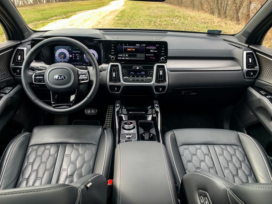 A KIA megérkezett, majd le is hagyott mindenkit – KIA Sorento 230 Hybrid - STYLENEWS - Mobility - kia sorento, kia sorento 230 hybrid teszt, sorento 2021 teszt, sorento hybrid teszt, sorento teszt, 