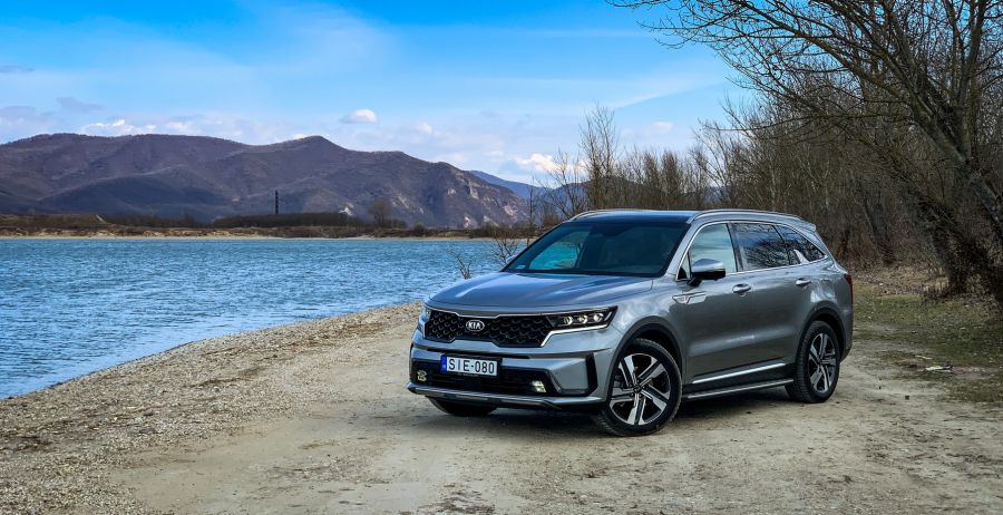 A KIA megérkezett, majd le is hagyott mindenkit – KIA Sorento 230 Hybrid - STYLENEWS - Mobility - kia sorento, kia sorento 230 hybrid teszt, sorento 2021 teszt, sorento hybrid teszt, sorento teszt, 