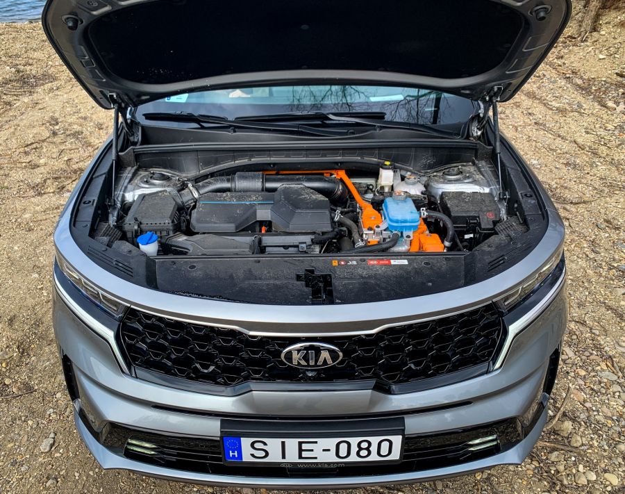 A KIA megérkezett, majd le is hagyott mindenkit – KIA Sorento 230 Hybrid - STYLENEWS - Mobility - kia sorento, kia sorento 230 hybrid teszt, sorento 2021 teszt, sorento hybrid teszt, sorento teszt, 