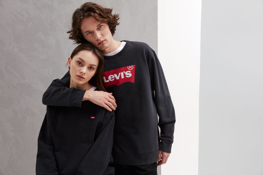 Hogyan állítsunk össze menő streetwear lookot? - DIVAT&STÍLUS - Stílusiskola - melegítő nadrág, oversize ing, streetwear, streetwear look, 
