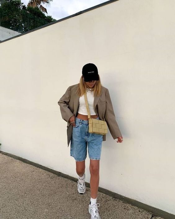 Stílusiskola: bermuda shortok, a tavasz kedvencei - DIVAT&STÍLUS - Stílusiskola - bermuda, bermuda short, divat, nadrág, outfit, stílus, 