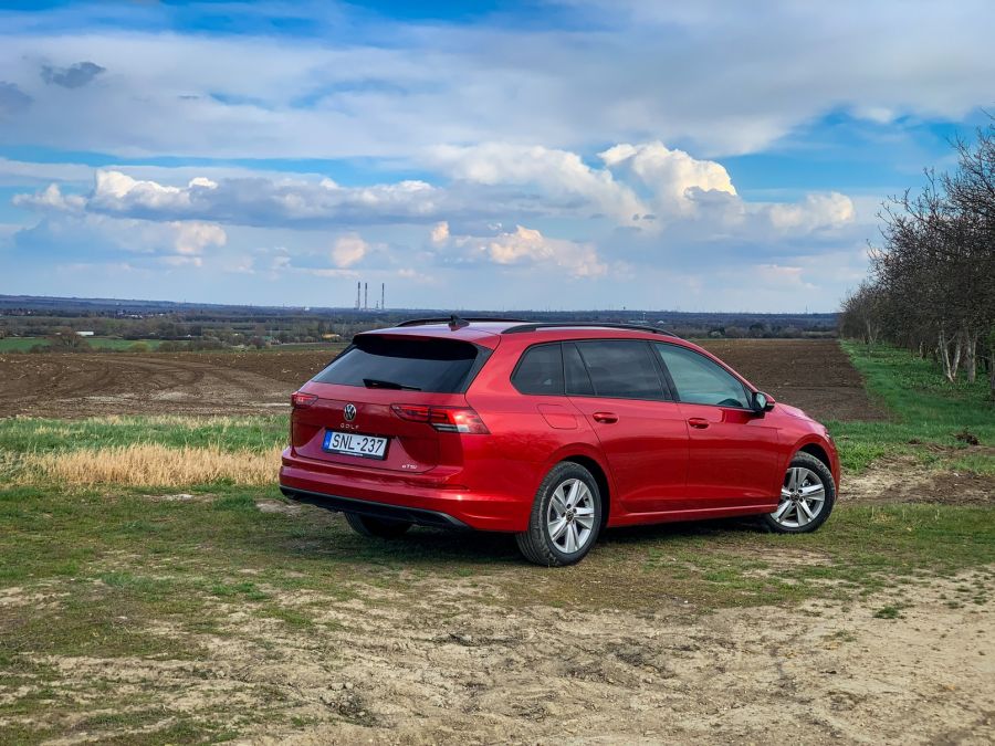 Ami kell! – Volkswagen Golf 8 Variant 1.5 eTDI Life - STYLENEWS - Mobility - 