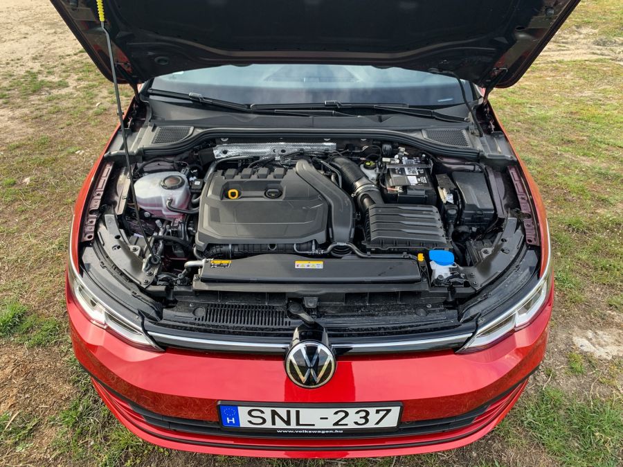 Ami kell! – Volkswagen Golf 8 Variant 1.5 eTDI Life - STYLENEWS - Mobility - 