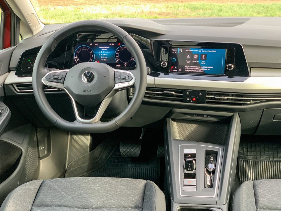 Ami kell! – Volkswagen Golf 8 Variant 1.5 eTDI Life - STYLENEWS - Mobility - 