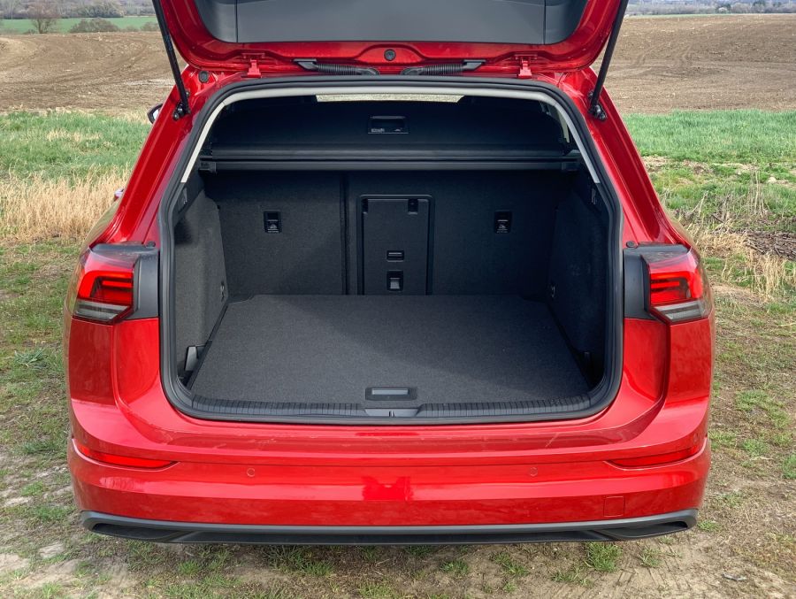 Ami kell! – Volkswagen Golf 8 Variant 1.5 eTDI Life - STYLENEWS - Mobility - 