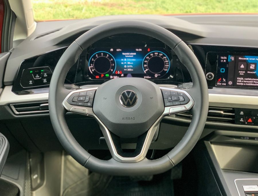 Ami kell! – Volkswagen Golf 8 Variant 1.5 eTDI Life - STYLENEWS - Mobility - 