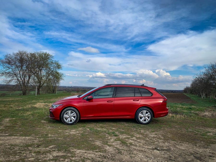 Ami kell! – Volkswagen Golf 8 Variant 1.5 eTDI Life - STYLENEWS - Mobility - 