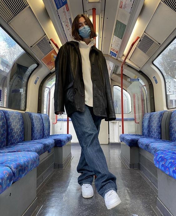 Stílusiskola: bőrdzsekik és kapucnis pulcsik, a tökéletes kombináció - DIVAT&STÍLUS - Stílusiskola - bőrdzseki, divat, kapucnis pulcsi, outfit, stílus, 