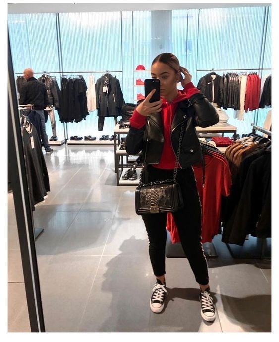 Stílusiskola: bőrdzsekik és kapucnis pulcsik, a tökéletes kombináció - DIVAT&STÍLUS - Stílusiskola - bőrdzseki, divat, kapucnis pulcsi, outfit, stílus, 