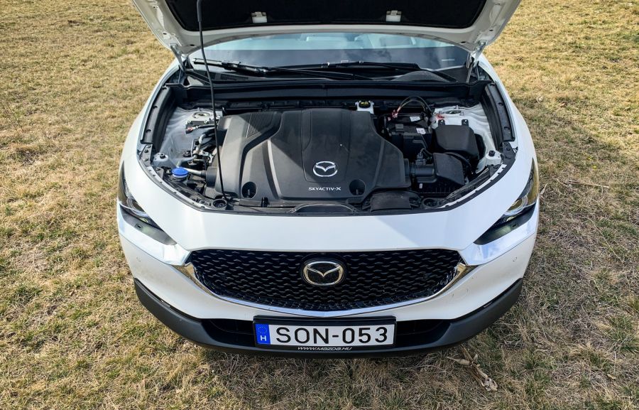 Párhuzamok – Mazda CX30 Skyactive X 100th Anniversary - STYLENEWS - Mobility - Mazda CX30 100th Anniversery teszt, Mazda CX30 skyactive X teszt, mazda cx30 teszt, 