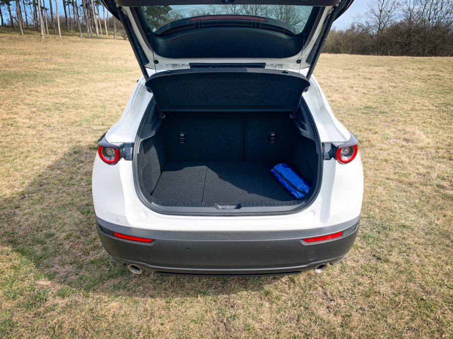 Párhuzamok – Mazda CX30 Skyactive X 100th Anniversary - STYLENEWS - Mobility - Mazda CX30 100th Anniversery teszt, Mazda CX30 skyactive X teszt, mazda cx30 teszt, 