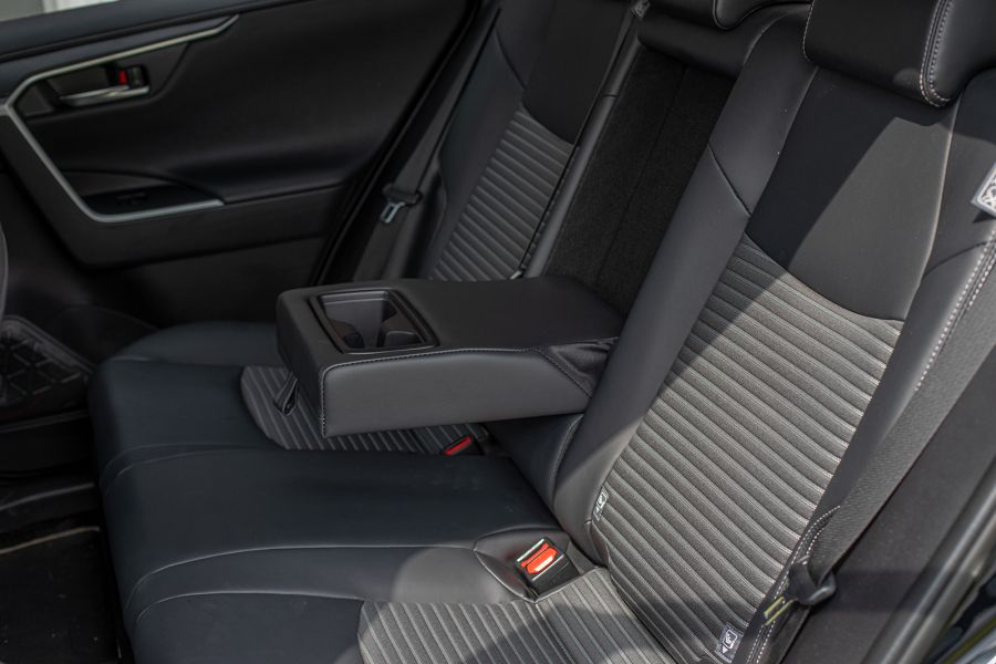 Black Cars Matter – Toyota Rav4 Black Edition - STYLENEWS - Mobility - rav4 2021, rav4 black edition, Rav4 black edition teszt, rav4 toyota, Toyota rav4 full-hybrid teszt, Toyota rav4 hybrid teszt, 