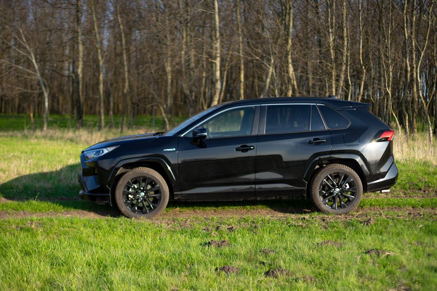 Black Cars Matter – Toyota Rav4 Black Edition - STYLENEWS - Mobility - rav4 2021, rav4 black edition, Rav4 black edition teszt, rav4 toyota, Toyota rav4 full-hybrid teszt, Toyota rav4 hybrid teszt, 