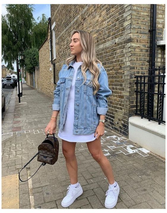 Stílusiskola: így viseld a tavasz kedvencét, az oversize farmerdzsekit - DIVAT&STÍLUS - Stílusiskola - divat, farmerdzseki, outfit, oversize, stílus, 