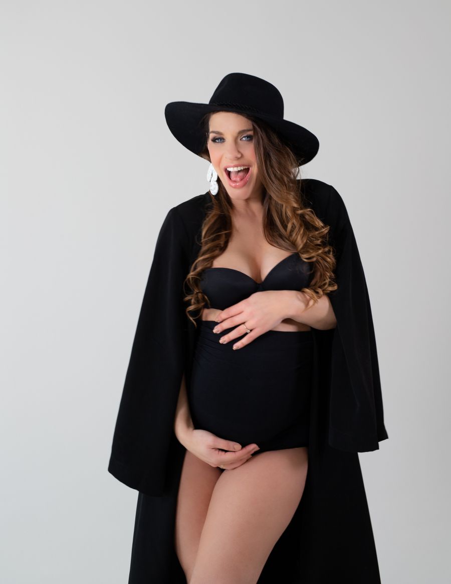 Dér Heni: 'Fogalmam sem volt, hogy egy babakocsin és kiságyon kívül még mire lehet szüksége egy kisbabának' - STYLELIFE - Stylekids - dér heni, horváth éva, pelenka.hu, 