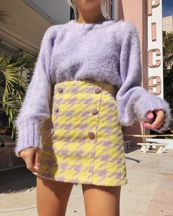 Stílusikola: viselj lilát sárgával - DIVAT&STÍLUS - Stílusiskola - divat, lila, outfit, sárga, stílus, színes, 