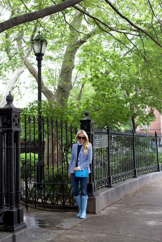 Stílusiskola: csinos outfitek gumicsizmával - DIVAT&STÍLUS - Stílusiskola - divat, eső, gumicsizma, outfit, stílus, 