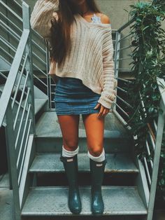 Stílusiskola: csinos outfitek gumicsizmával - DIVAT&STÍLUS - Stílusiskola - divat, eső, gumicsizma, outfit, stílus, 