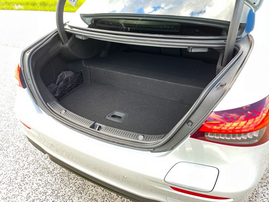 Lassan mondom, hogy mindenki megértsE – Mercedes E300e plug-in hybrid - STYLENEWS - Mobility - 2021 Mercedes E300e, e300 hybrid, e300e, Mercedes E classe, Mercedes E teszt, Mercedes E300e plug-in hybrid teszt, mercedes hybrid teszt, mercedes-benz E300e plug-in teszt, 