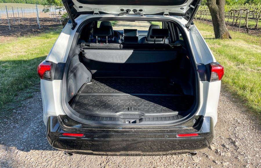 Úgy is venni fogjuk előbb vagy utóbb – Toyota RAV4 Plug-in hybrid - STYLENEWS - Mobility - rav4 2021, rav4 hybrid teszt, rav4 teszt, Toyota RAV4 plug-in hybrd, Toyota RAV4 teszt, Toyota SUV teszt, 