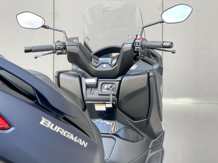 Kényelemre hangolva – Suzuki Burgman 400 ABS - STYLENEWS - Mobility - burgman 400, burgman 400 teszt, Suzuki Burgman 400 ABS teszt, Suzuki robogó teszt, 