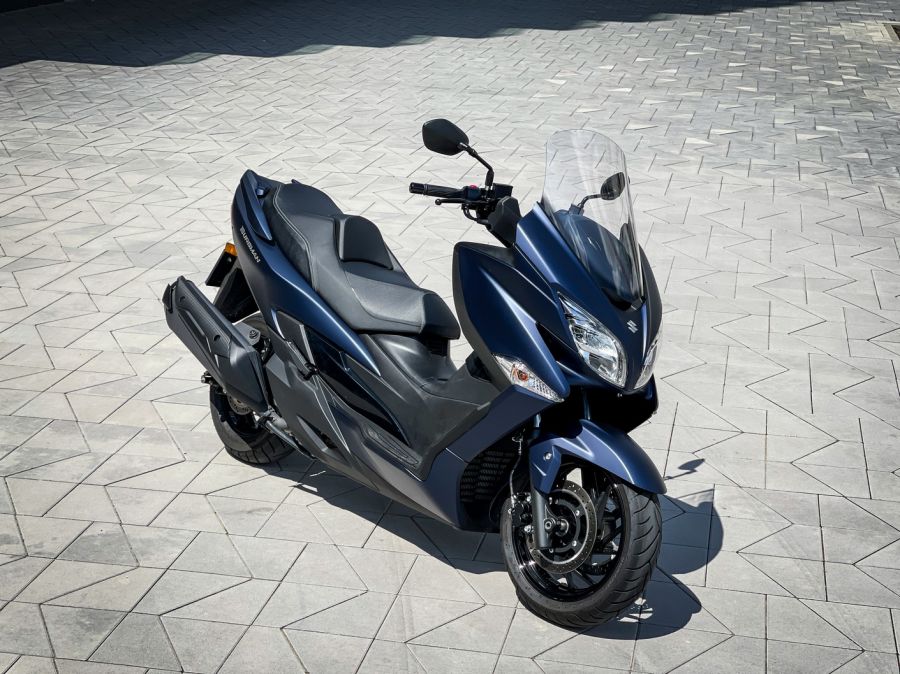 Kényelemre hangolva – Suzuki Burgman 400 ABS - STYLENEWS - Mobility - burgman 400, burgman 400 teszt, Suzuki Burgman 400 ABS teszt, Suzuki robogó teszt, 