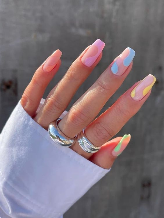 Top10: csodás manikűr ötletek nyárra - SZÉPSÉG -  - köröm, manikűr, nyár, színes, 