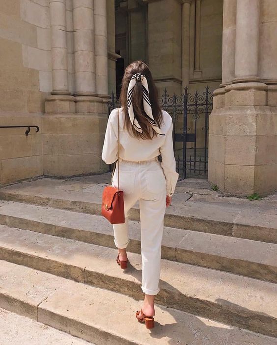 Stílusiskola: így viselj kendőket - DIVAT&STÍLUS - Stílusiskola - 