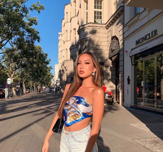 Stílusiskola: így viselj kendőket - DIVAT&STÍLUS - Stílusiskola - divat, kendő, outfit, selyemkendő, stílus, 