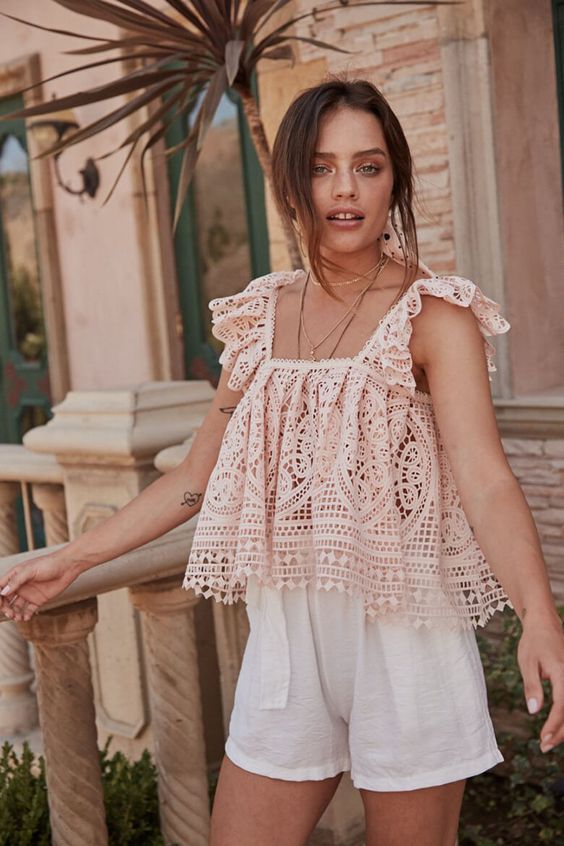Stílusiskola: így viselj csipkét a nyári szezonban - DIVAT&STÍLUS - Stílusiskola - csipke, divat, nyár, outfit, 