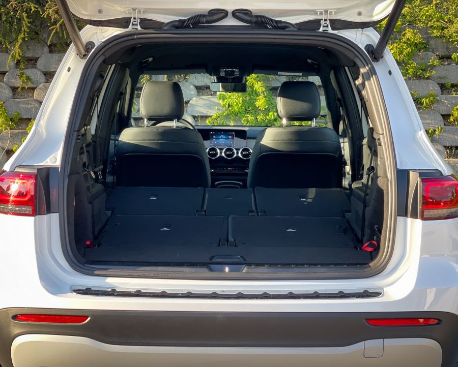 Alaptípus Mercedes módra, avagy 3 gyerek és a 3 ágú csillag – Mercedes GLB 180d - STYLENEWS - Mobility - glb mercedes, glb teszt, mercedes glb dízel, mercedes terepjáró, mercedes-benz glb 180d teszt, 