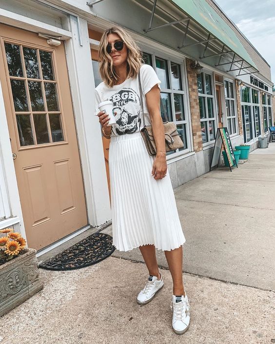 Stílususikola: így viselj nyáron pliszírozott szoknyákat - DIVAT&STÍLUS - Stílusiskola - divat, nyár, pliszírozott szoknya, stílus, szoknya, szoknya divat 2021, 