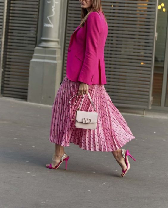 Stílususikola: így viselj nyáron pliszírozott szoknyákat - DIVAT&STÍLUS - Stílusiskola - divat, nyár, pliszírozott szoknya, stílus, szoknya, szoknya divat 2021, 