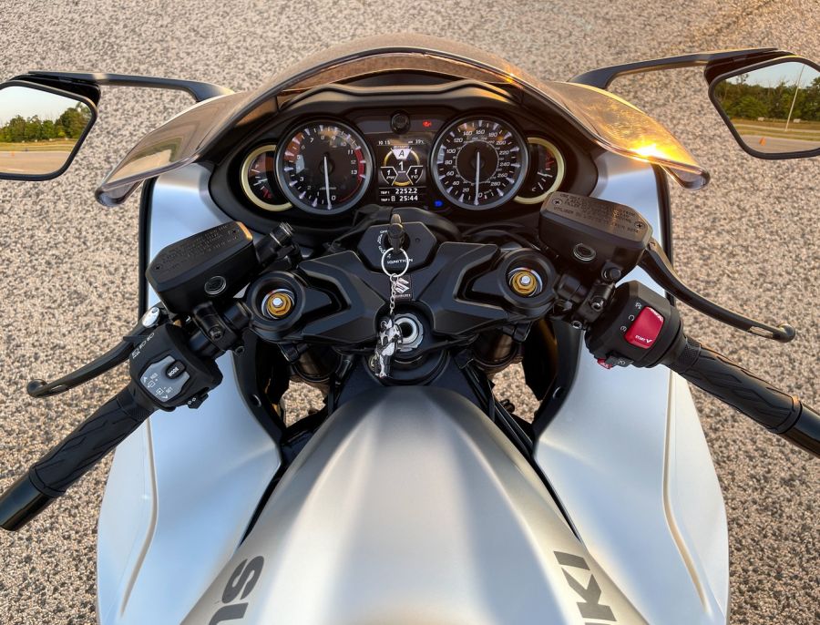 Borotvaéles penge – Suzuki Hayabusa 2021 - STYLENEWS - Mobility - 2021 Suzuki Hayabusa, hayabusa, hayabusa 2021, Suzuki Hayabusa teszt, 