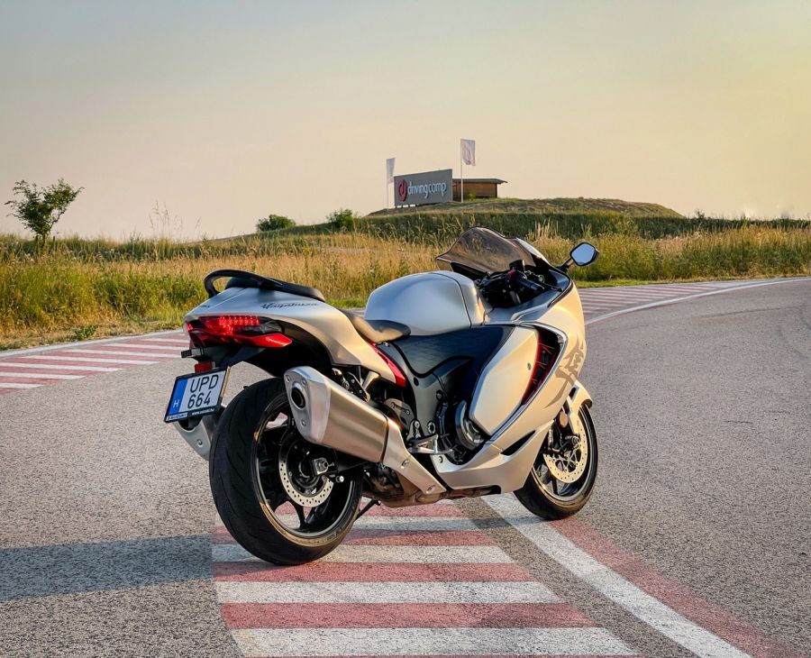 Borotvaéles penge – Suzuki Hayabusa 2021 - STYLENEWS - Mobility - 2021 Suzuki Hayabusa, hayabusa, hayabusa 2021, Suzuki Hayabusa teszt, 
