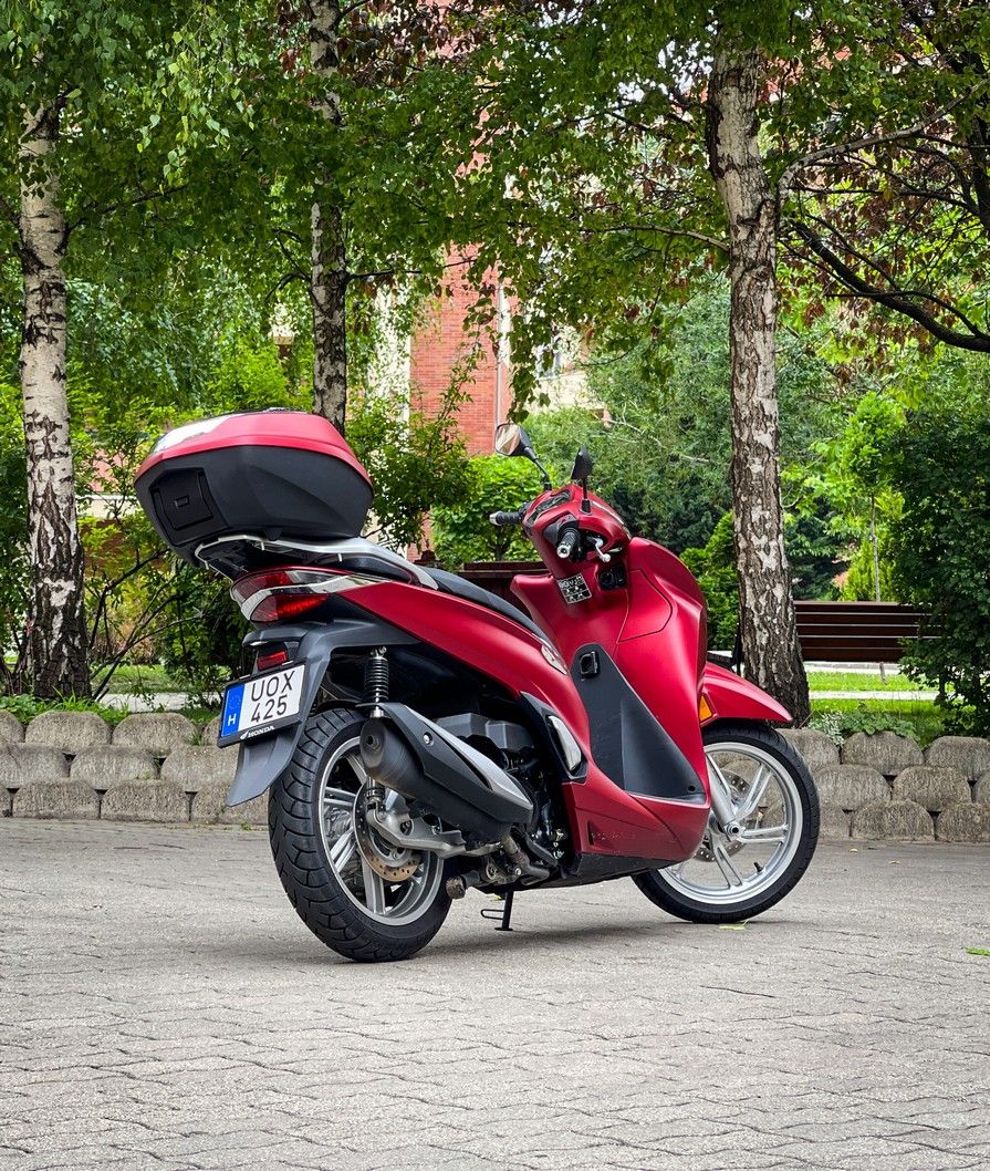 Futárok álma – Honda SH350I - STYLENEWS - Mobility - 2021 Honda SH 350i Teszt, Honda robogó teszt, Honda SH350I teszt, sh 350, sh350i 2021, SH350i teszt, 