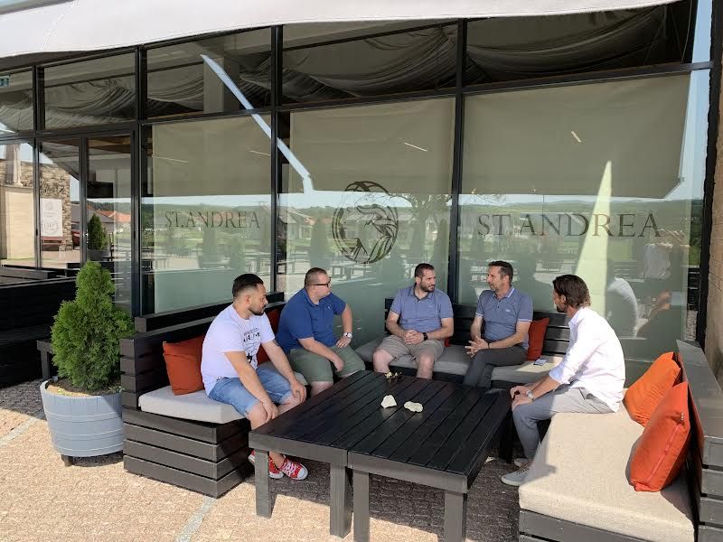 Jótékonysági vacsora Kiss Norbival a Sulyom Tájétteremben St Andrea borokkal - STYLENEWS - Rendezvények - jótékonyság, kiss norbi, st andrea, 