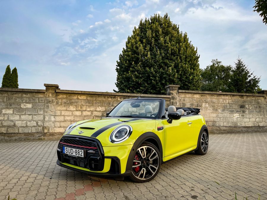 Csak az élvezet végett – Mini JCW Cabrio 2021 - STYLENEWS - Mobility - Mini  2021, Mini Cabrio teszt, Mini JWC Cabrio 2021 teszt, Mini teszt, 