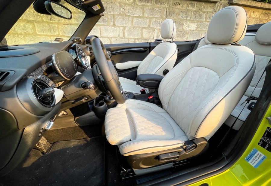 Csak az élvezet végett – Mini JCW Cabrio 2021 - STYLENEWS - Mobility - Mini  2021, Mini Cabrio teszt, Mini JWC Cabrio 2021 teszt, Mini teszt, 