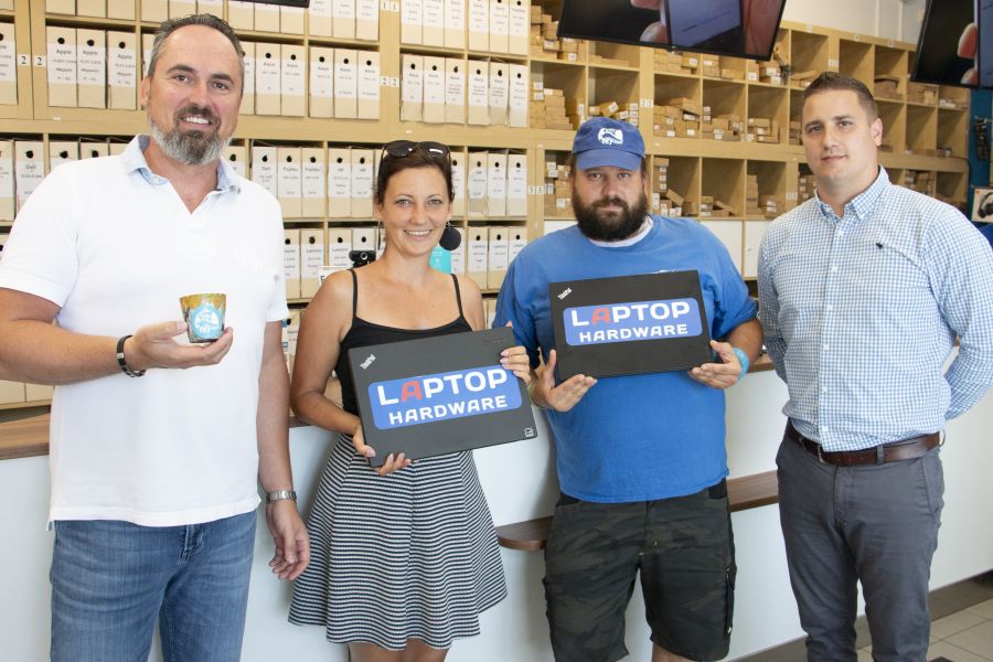 Több mint öt tonna hulladéktól szabadították meg önkéntesek a Tisza árterét - STYLENEWS - Aktuális - krajnyák tamás, laptophardware.hu, pet kupa, 