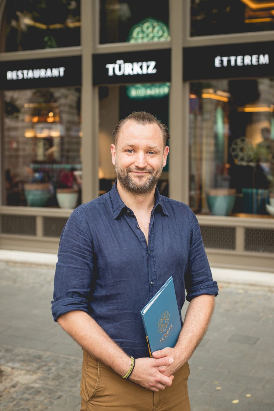 'Látni emberi sorsokat, amelyeknek ilyen módon te is részese lehetsz.' - Beszélgetés Csabányi Attilával, a Türkiz étterem üzletvezetőjével - STYLENEWS - Interjúk - interjú, türkiz étterem, vendéglátás, 