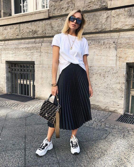 Stílusiskola: így viseld az örök klasszikus pliszírozott szoknyát - DIVAT&STÍLUS - Stílusiskola - divat, nyár, outfit, pliszírozott szoknya, stílus, szoknya, 